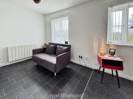 2 bedroom Flat for sale in Dunstan Drive, Thorne, Doncaster, DN8