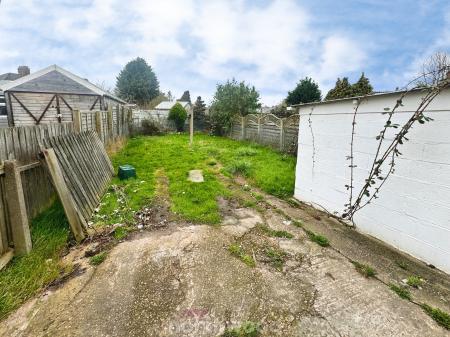 3 bedroom Semi-detached house for sale in The Fairway, Moorends, Doncaster, DN8