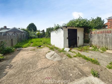 3 bedroom Semi-detached house for sale in The Fairway, Moorends, Doncaster, DN8