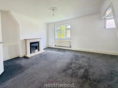 3 bedroom Semi-detached house for sale in The Fairway, Moorends, Doncaster, DN8