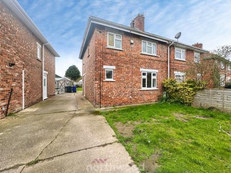 3 bedroom Semi-detached house for sale in The Fairway, Moorends, Doncaster, DN8