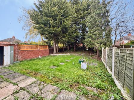 3 bedroom Semi-detached house to let in High Hazel Road, Moorends, Doncaster, DN8