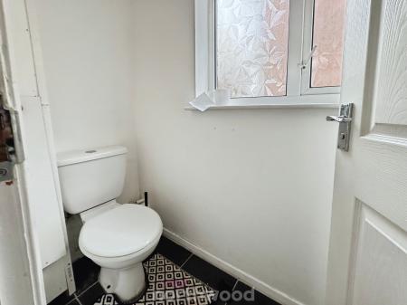 3 bedroom Semi-detached house to let in High Hazel Road, Moorends, Doncaster, DN8