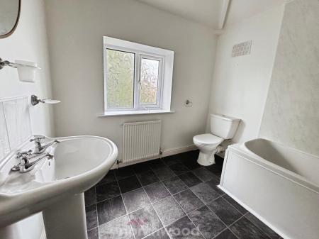 3 bedroom Semi-detached house to let in High Hazel Road, Moorends, Doncaster, DN8