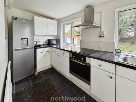 3 bedroom Semi-detached house to let in High Hazel Road, Moorends, Doncaster, DN8