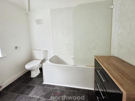 3 bedroom Semi-detached house to let in High Hazel Road, Moorends, Doncaster, DN8