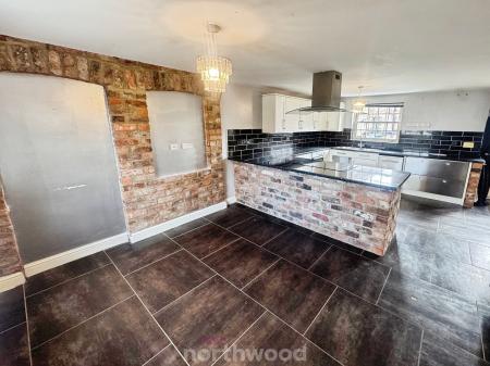 4 bedroom Terraced House for sale in Hennessey Court, Thorne, Doncaster, DN8