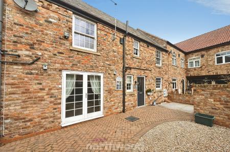 4 bedroom Terraced House for sale in Hennessey Court, Thorne, Doncaster, DN8