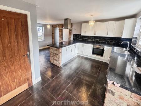 4 bedroom Terraced House for sale in Hennessey Court, Thorne, Doncaster, DN8