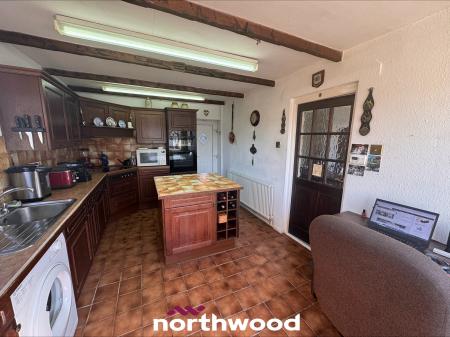 3 bedroom Detached house to let in Dirty Lane, Fishlake, Doncaster, DN7