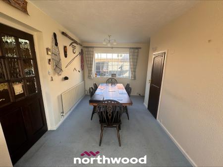 3 bedroom Detached house to let in Dirty Lane, Fishlake, Doncaster, DN7