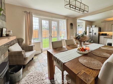 4 bedroom Detached house for sale in Inglenook Drive, Doncaster, Doncaster, DN8