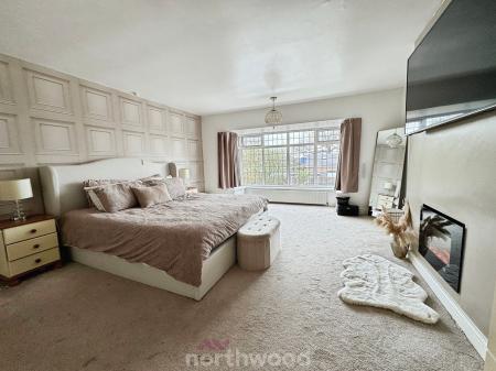 4 bedroom Detached house for sale in Inglenook Drive, Doncaster, Doncaster, DN8