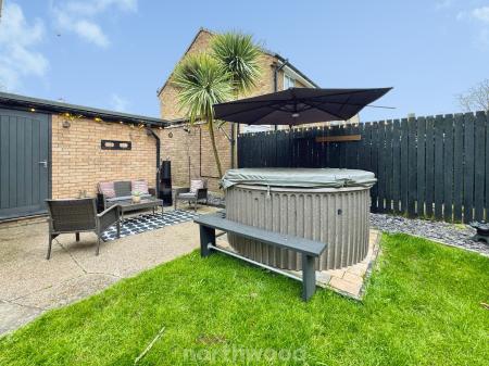 4 bedroom Detached house for sale in Inglenook Drive, Doncaster, Doncaster, DN8