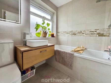 4 bedroom Detached house for sale in Inglenook Drive, Doncaster, Doncaster, DN8