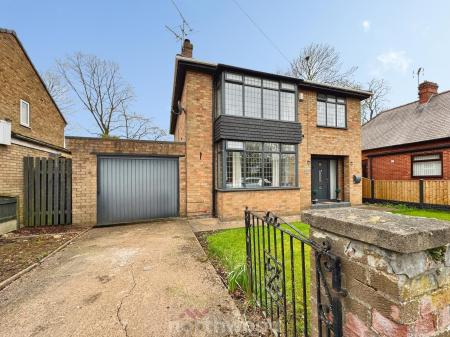 4 bedroom Detached house for sale in Inglenook Drive, Doncaster, Doncaster, DN8