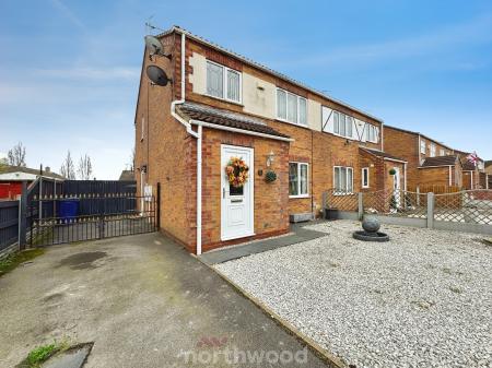 3 bedroom Semi-detached house for sale in Bloomhill Court, Moorends, Doncaster, DN8
