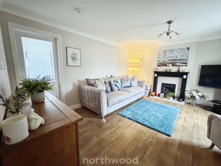 3 bedroom Semi-detached house for sale in Bloomhill Court, Moorends, Doncaster, DN8