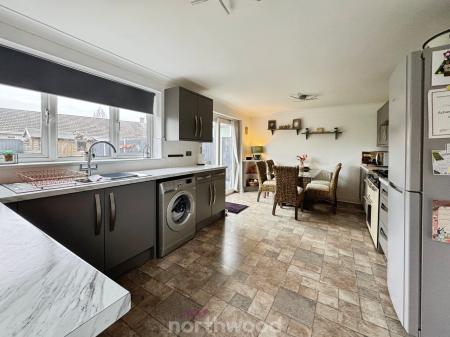 3 bedroom Semi-detached house for sale in Bloomhill Court, Moorends, Doncaster, DN8