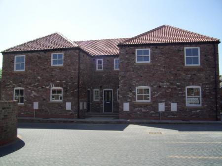 2 bedroom Flat to let in Hennessey Court, Thorne, DN8
