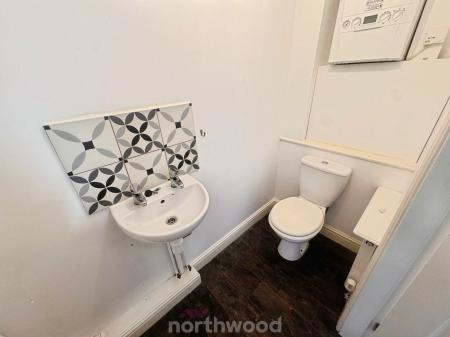 3 bedroom Semi-detached house for sale in Rainbow Close, Thorne, Doncaster, DN8