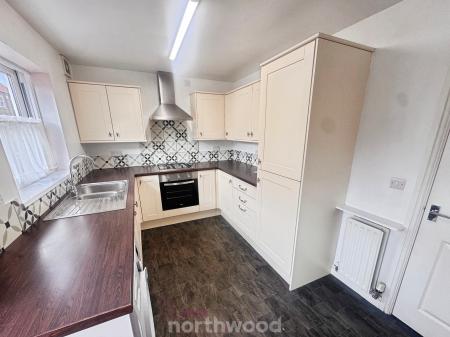 3 bedroom Semi-detached house for sale in Rainbow Close, Thorne, Doncaster, DN8