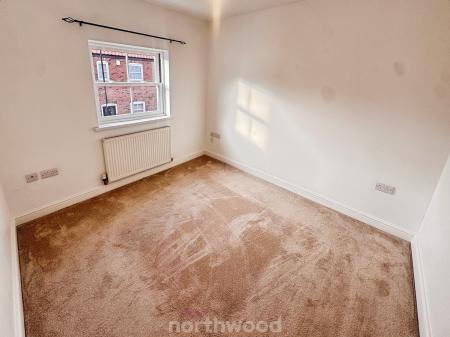 3 bedroom Semi-detached house for sale in Rainbow Close, Thorne, Doncaster, DN8