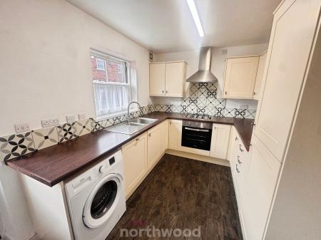 3 bedroom Semi-detached house for sale in Rainbow Close, Thorne, Doncaster, DN8