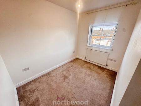 3 bedroom Semi-detached house for sale in Rainbow Close, Thorne, Doncaster, DN8