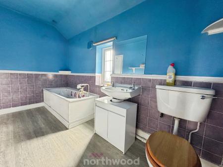 3 bedroom Terraced House for sale in Locarno Road, Moorends, Doncaster, DN8