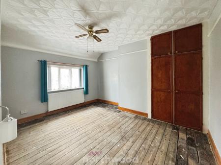 3 bedroom Semi-detached house for sale in Bloomhill Close, Moorends, Doncaster, DN8