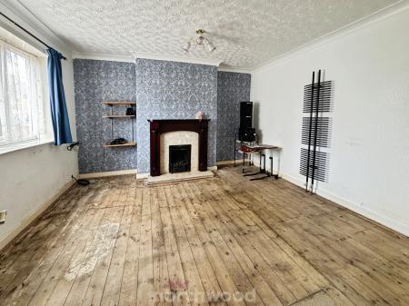 3 bedroom Semi-detached house for sale in Bloomhill Close, Moorends, Doncaster, DN8