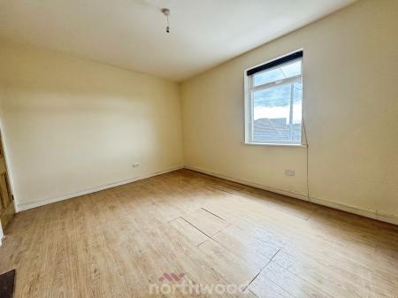 2 bedroom Terraced House for sale in Plantation Road, Thorne, Doncaster, DN8