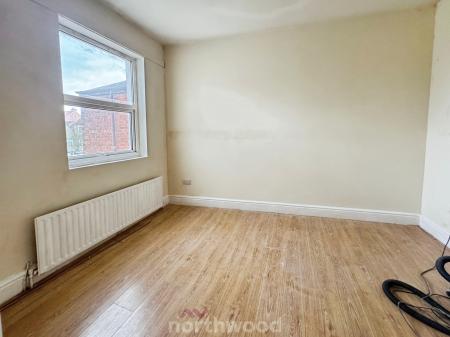 2 bedroom Terraced House for sale in Plantation Road, Thorne, Doncaster, DN8