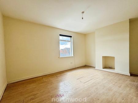 2 bedroom Terraced House for sale in Plantation Road, Thorne, Doncaster, DN8