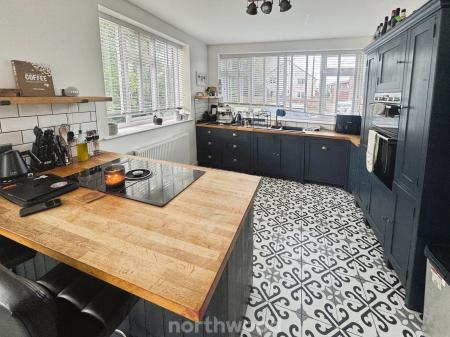 3 bedroom End of terrace house to let in Trundle Lane, Fishlake, Doncaster, DN7