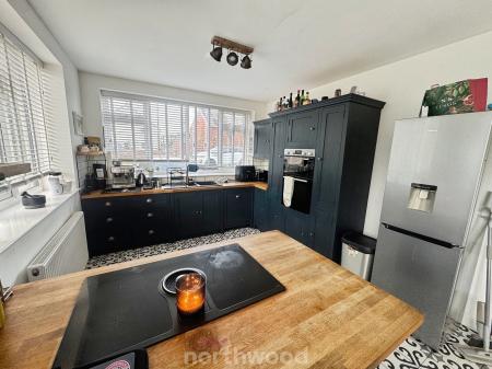 3 bedroom End of terrace house to let in Trundle Lane, Fishlake, Doncaster, DN7