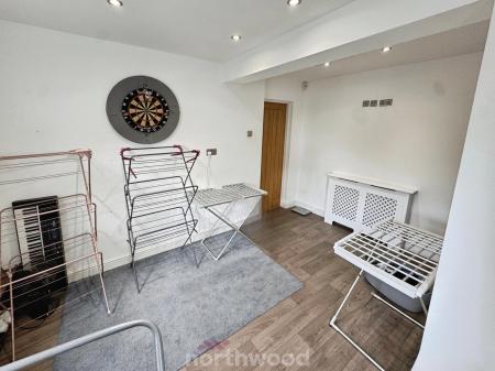 3 bedroom End of terrace house to let in Trundle Lane, Fishlake, Doncaster, DN7