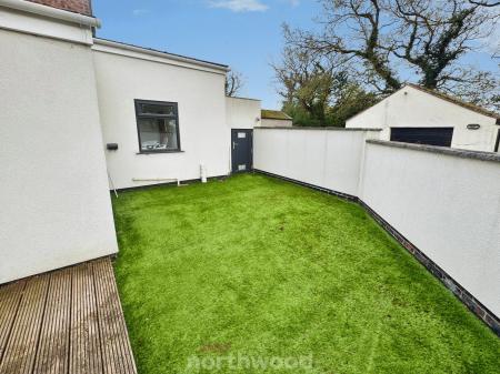 3 bedroom End of terrace house to let in Trundle Lane, Fishlake, Doncaster, DN7