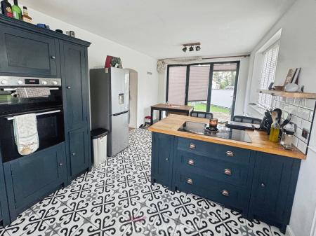 3 bedroom End of terrace house to let in Trundle Lane, Fishlake, Doncaster, DN7