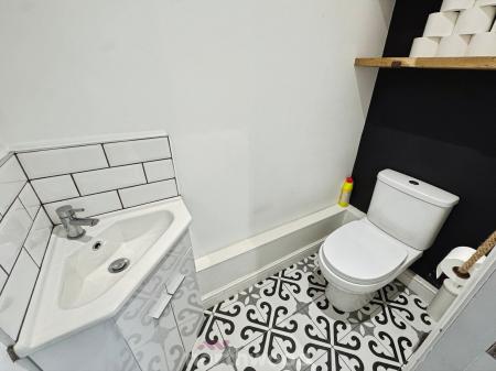 3 bedroom End of terrace house to let in Trundle Lane, Fishlake, Doncaster, DN7