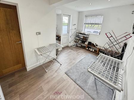 3 bedroom End of terrace house to let in Trundle Lane, Fishlake, Doncaster, DN7