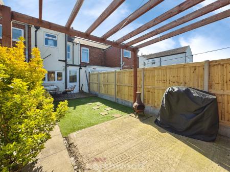2 bedroom Terraced House for sale in Portland Street, Rawcliffe Bridge, DN14