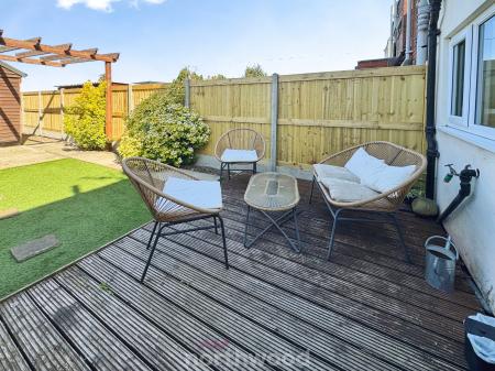 2 bedroom Terraced House for sale in Portland Street, Rawcliffe Bridge, DN14