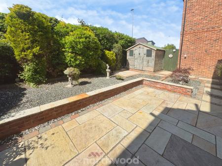 3 bedroom Link detached house for sale in Waverley Court, Thorne, Doncaster, DN8