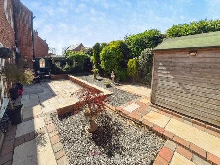 3 bedroom Link detached house for sale in Waverley Court, Thorne, Doncaster, DN8