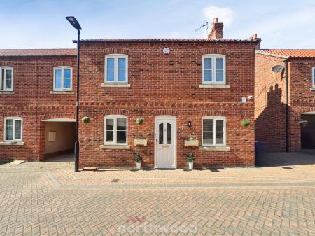 3 bedroom Link detached house for sale in Waverley Court, Thorne, Doncaster, DN8