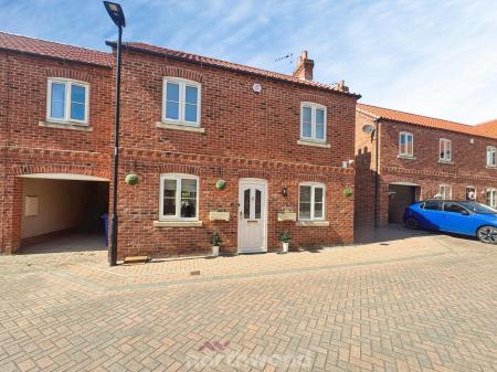 3 bedroom Link detached house for sale in Waverley Court, Thorne, Doncaster, DN8