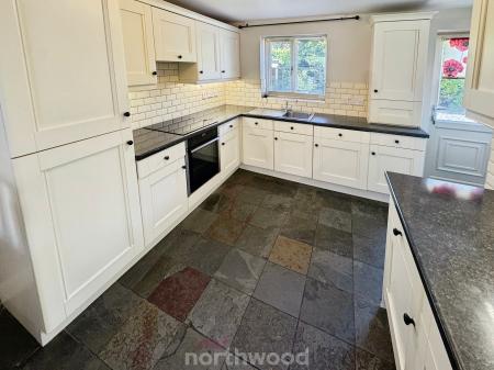 3 bedroom Link detached house for sale in Waverley Court, Thorne, Doncaster, DN8
