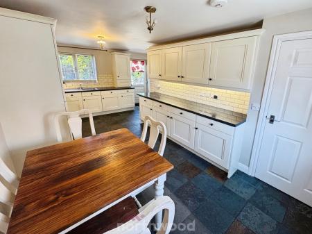 3 bedroom Link detached house for sale in Waverley Court, Thorne, Doncaster, DN8